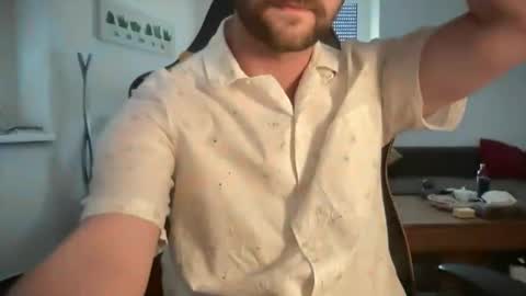 Snapshot of paulsimpsn chatting on 05-09-26, 03:39 love bush online show from 05-09-26, 03:39