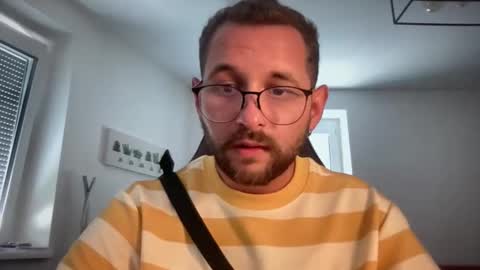 Snapshot of paulsimpsn chatting on 05-27-26, 11:51 love bush online show from 05-27-26, 11:51