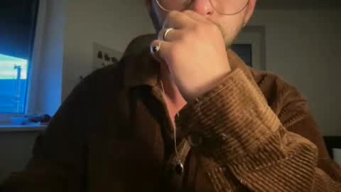 Snapshot of paulsimpsn chatting on 06-08-26, 06:52 love bush online show from 06-08-26, 06:52