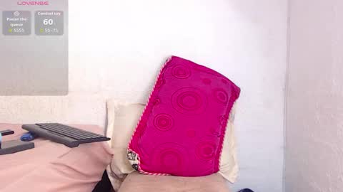 Snapshot of paulsprominence_25 chatting on 10-25-25, 02:02 Paul Roman online show from 10-25-25, 02:02