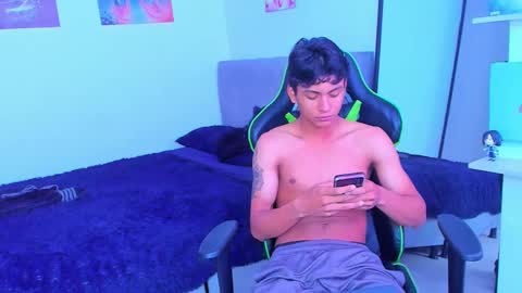 Snapshot of paultallx chatting on 03-12-26, 08:04 Paul online show from 03-12-26, 08:04