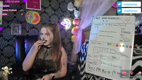 ArtsyHeartsyy online show from 12-21-24, 02:41