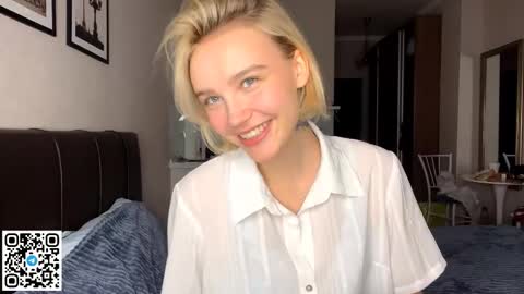 Lola online show from 10-25-25, 02:35