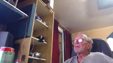 Snapshot of pc8474408 chatting on 10-09-25, 10:41 pc8474408 online show from 10-09-25, 10:41