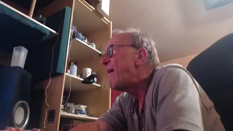 Snapshot of pc8474408 chatting on 10-11-25, 11:09 pc8474408 online show from 10-11-25, 11:09