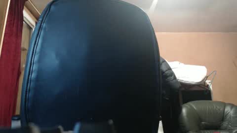 Snapshot of pc8474408 chatting on 11-26-25, 11:22 pc8474408 online show from 11-26-25, 11:22