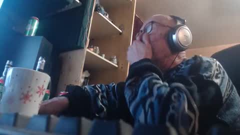 Snapshot of pc8474408 chatting on 12-14-25, 06:23 pc8474408 online show from 12-14-25, 06:23