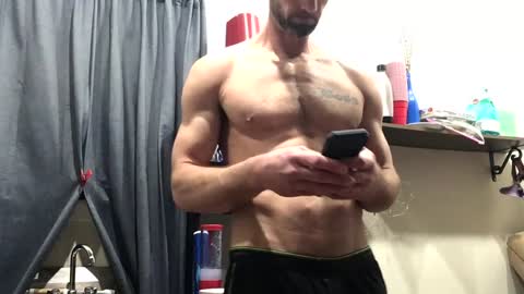 Snapshot of pduke81 chatting on 12-17-24, 01:50 Hung sung Hero online show from 12-17-24, 01:50