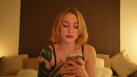 Snapshot of peach_in_stockings chatting on 07-05-26, 01:18 Kristina online show from 07-05-26, 01:18