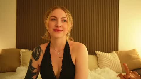 Snapshot of peach_in_stockings chatting on 07-14-26, 12:55 Kristina online show from 07-14-26, 12:55
