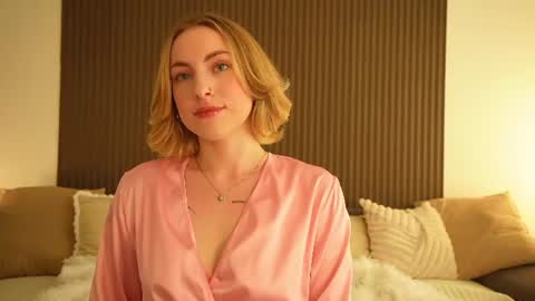 Snapshot of peach_in_stockings chatting on 07-15-26, 01:16 Kristina online show from 07-15-26, 01:16