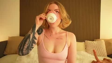 Snapshot of peach_in_stockings chatting on 07-18-26, 01:26 Kristina online show from 07-18-26, 01:26