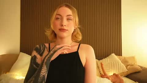 Snapshot of peach_in_stockings chatting on 07-24-26, 01:53 Kristina online show from 07-24-26, 01:53