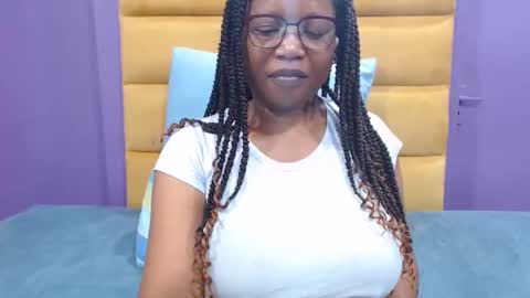 Snapshot of peachassxx chatting on 01-07-26, 07:00 peachy online show from 01-07-26, 07:00