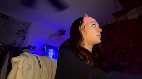 peachesncreampiezz online show from 04-18-26, 11:38
