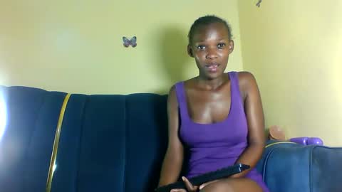 Snapshot of peachy_mummie chatting on 10-24-25, 02:57 peachie online show from 10-24-25, 02:57