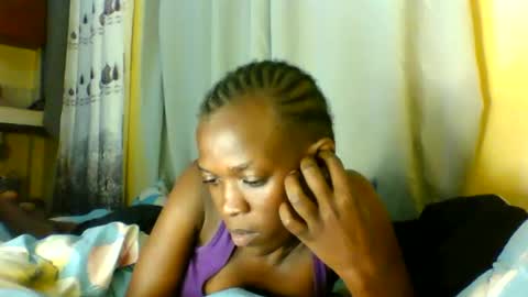 Snapshot of peachy_mummie chatting on 10-27-25, 01:53 peachie online show from 10-27-25, 01:53