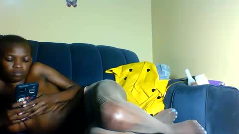 Snapshot of peachy_mummie chatting on 11-24-25, 06:24 peachie online show from 11-24-25, 06:24