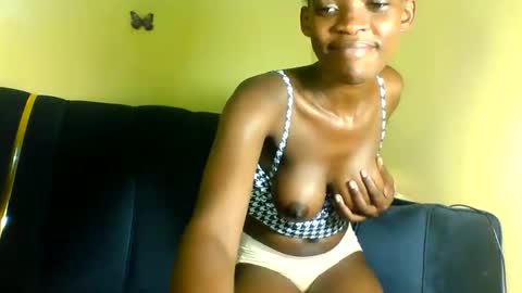 Snapshot of peachy_mummie chatting on 11-27-25, 07:38 peachie online show from 11-27-25, 07:38