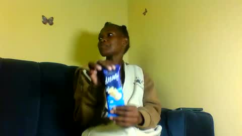 Snapshot of peachy_mummie chatting on 12-02-25, 07:20 peachie online show from 12-02-25, 07:20