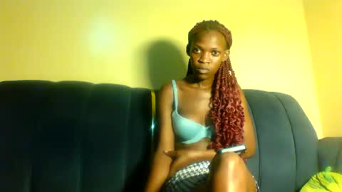 Snapshot of peachy_mummie chatting on 12-15-25, 12:20 peachie online show from 12-15-25, 12:20