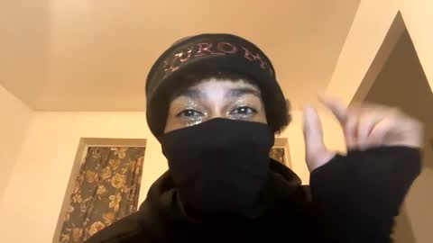 Snapshot of peachy_plum chatting on 10-20-25, 04:35 Peachy online show from 10-20-25, 04:35