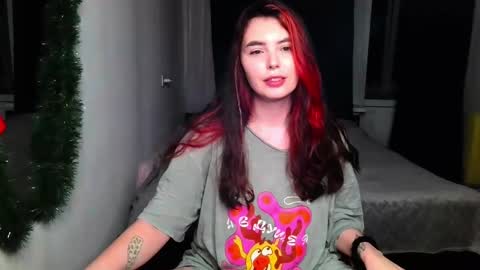 Snapshot of peachybabe__ chatting on 12-23-24, 10:44 Peachy online show from 12-23-24, 10:44