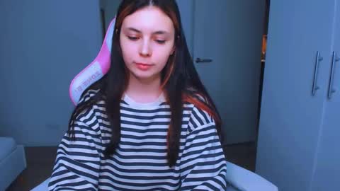 Snapshot of peachybabe__ chatting on 01-25-25, 07:39 Peachy online show from 01-25-25, 07:39