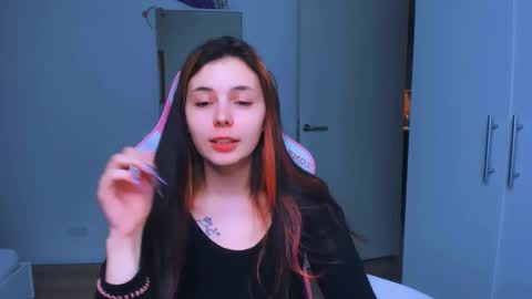 Snapshot of peachybabe__ chatting on 01-25-25, 10:50 Peachy online show from 01-25-25, 10:50