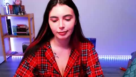 Snapshot of peachybabe__ chatting on 09-28-25, 04:45 Peachy online show from 09-28-25, 04:45