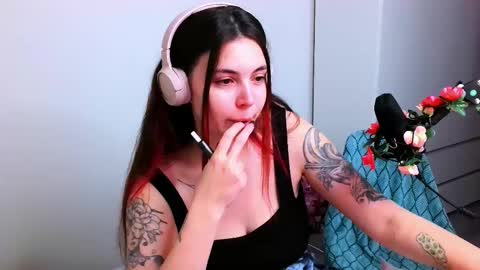 Snapshot of peachybabe__ chatting on 11-23-25, 11:21 Peachy online show from 11-23-25, 11:21