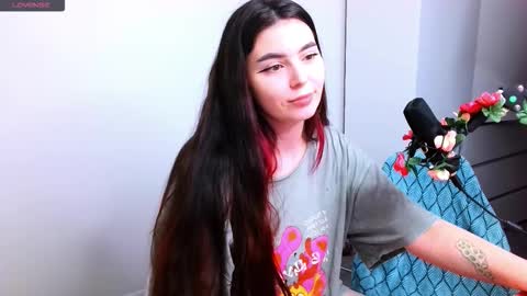 Snapshot of peachybabe__ chatting on 11-24-25, 04:29 Peachy online show from 11-24-25, 04:29