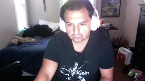 Snapshot of peachybuu chatting on 10-16-25, 07:04 peachybuu online show from 10-16-25, 07:04