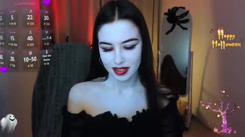 Chloe online show from 10-31-25, 02:51