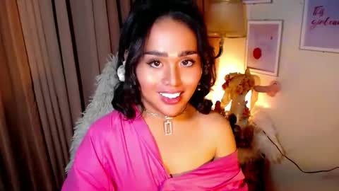 Snapshot of peakaboo_xx chatting on 05-05-26, 08:06 Angel Creamdensada online show from 05-05-26, 08:06