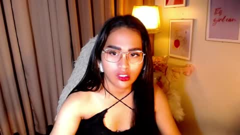 Snapshot of peakaboo_xx chatting on 05-19-26, 01:56 Angel Creamdensada online show from 05-19-26, 01:56