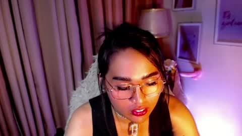 Snapshot of peakaboo_xx chatting on 05-20-26, 06:52 Angel Creamdensada online show from 05-20-26, 06:52