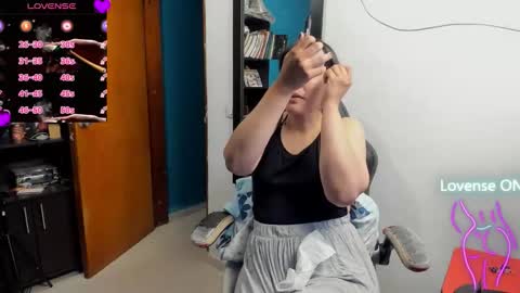 Tangerine Penaut online show from 10-19-25, 11:05