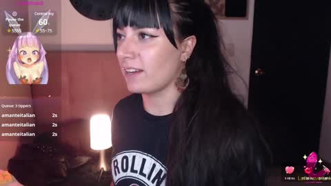 Snapshot of pearl_3 chatting on 12-17-24, 11:16 Pearl online show from 12-17-24, 11:16