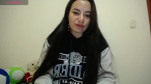 Snapshot of pearl_3 chatting on 03-10-25, 01:45 Pearl online show from 03-10-25, 01:45