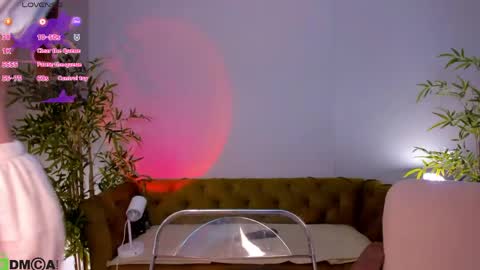 Snapshot of pearl_bloom chatting on 05-27-26, 01:13 Sex Leah online show from 05-27-26, 01:13
