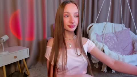 Snapshot of pearl_bloom chatting on 05-27-26, 11:46 Sex Leah online show from 05-27-26, 11:46