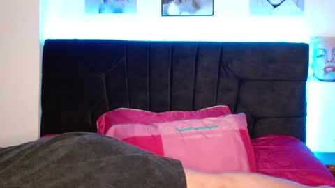 Snapshot of pearlatin chatting on 12-22-24, 01:34 pearlatin online show from 12-22-24, 01:34