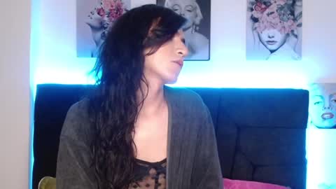 Snapshot of pearlatin chatting on 01-10-25, 01:21 pearlatin online show from 01-10-25, 01:21