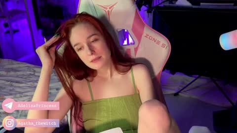 Snapshot of pearlprincess_ chatting on 01-10-25, 02:46 Adelina online show from 01-10-25, 02:46