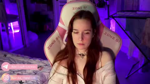 Snapshot of pearlprincess_ chatting on 02-12-25, 01:09 Adelina online show from 02-12-25, 01:09