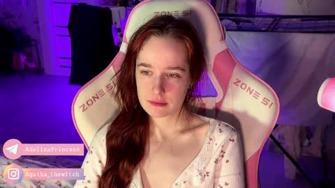 Snapshot of pearlprincess_ chatting on 03-09-25, 03:32 Adelina online show from 03-09-25, 03:32