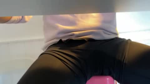 Snapshot of pedroserrano2000 chatting on 01-17-25, 01:35 PedrOO OO online show from 01-17-25, 01:35