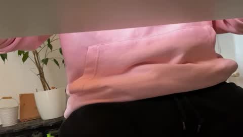 Snapshot of pedroserrano2000 chatting on 09-26-25, 08:18 PedrOO OO online show from 09-26-25, 08:18