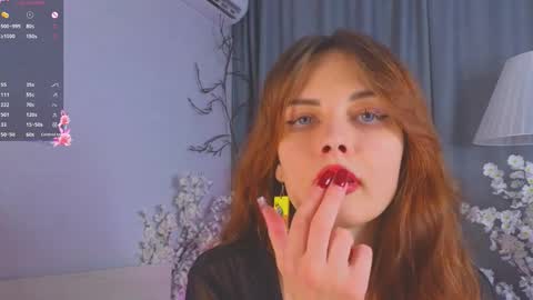 Snapshot of peggyhodges chatting on 09-19-25, 08:53 LisaDrako online show from 09-19-25, 08:53